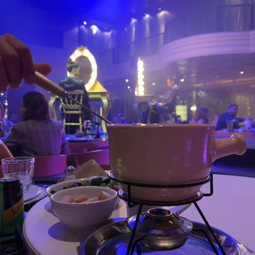 Novidade no Gatzz Gramado! Aproveite Show + Fondue com Cupom de Desconto 1