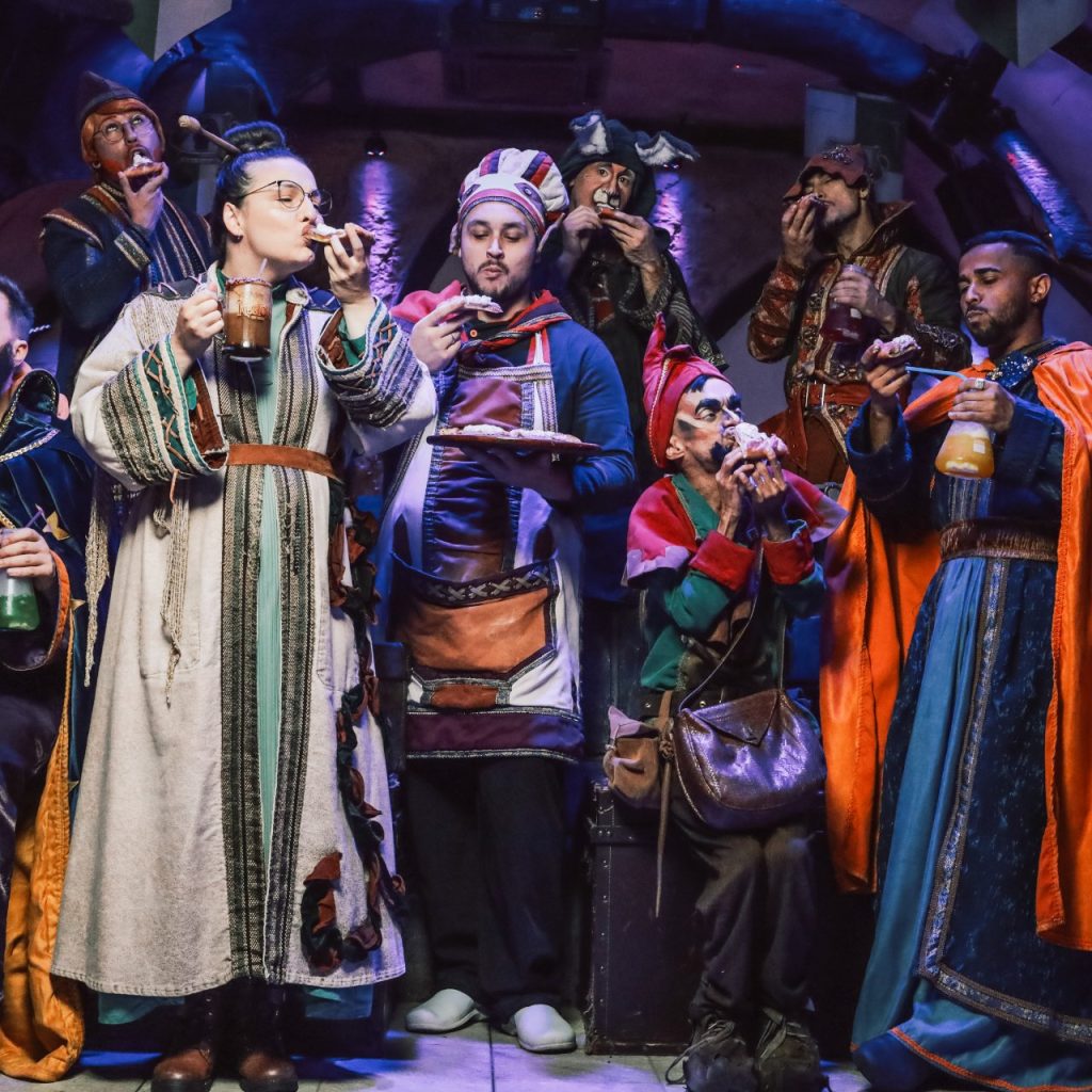 Cupón oficial Hector Pizzeria - OVIAJANTE con 5% Descuento 1 Hector Pizzeria Personajes