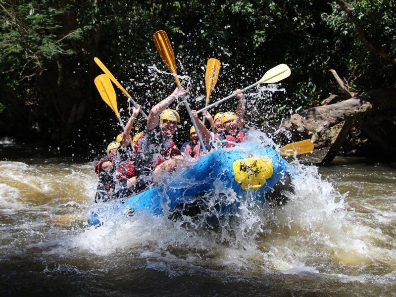 Tirolesa aquática exclusiva do Brasil Raft Park em Três Coroas