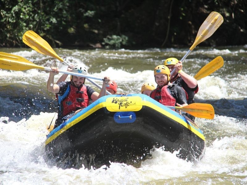 Corredeiras do Rio Paranhana no Brasil Raft Park, Vale do Paranhana