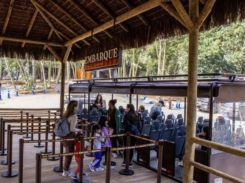 Área de embarque do Simba Safari em São Paulo