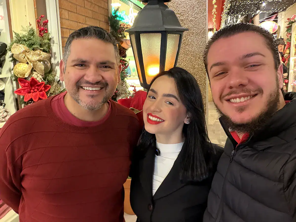 Viaje Pra Gramado Turismo 89 Equipe da agência de turismo Viaje pra Gramado – Eduardo, Debora e Jonatas