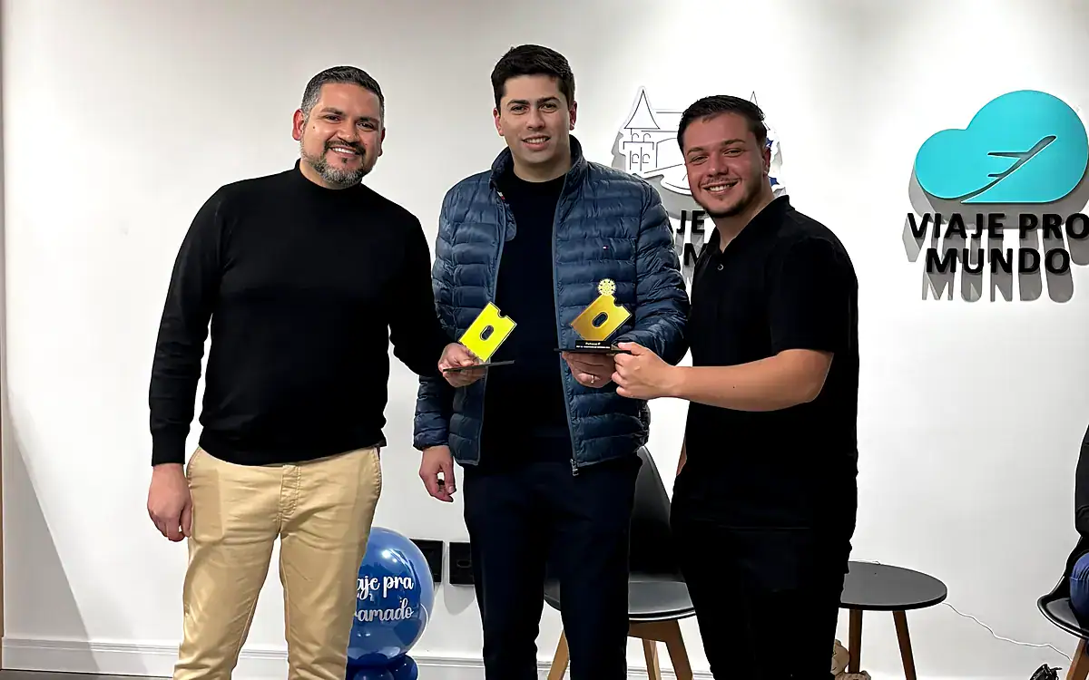 Eduardo Vargas com Thiago Samejima, CEO da ParksNET