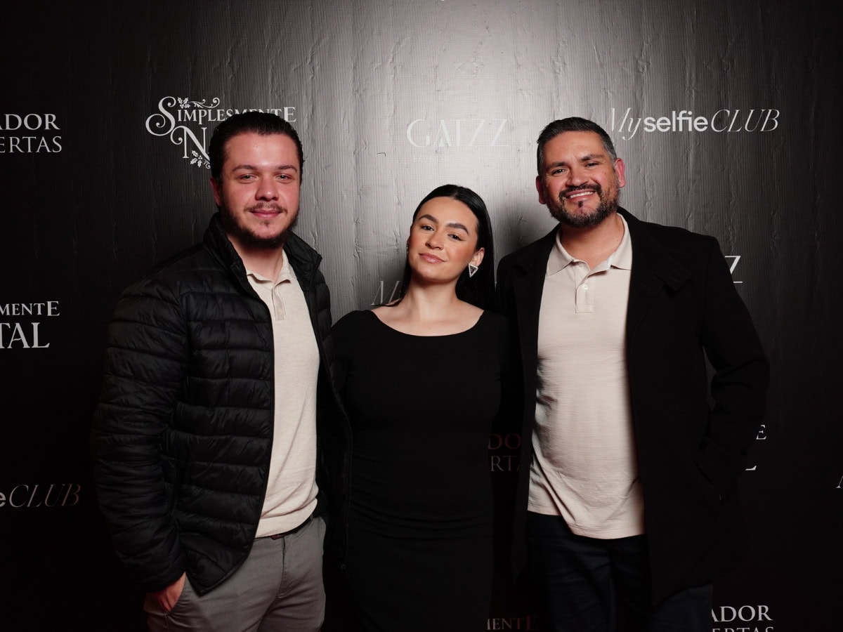 Equipe da agência de turismo Viaje pra Gramado – Eduardo, Debora e Jonatas