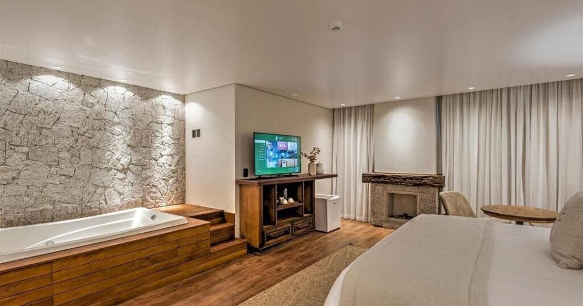 Suíte Superior com lareira e hidromassagem do Varanda Boutique Hotel em Gramado