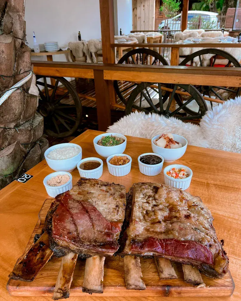 Cortes servidos no espeto corrido da Churrascaria Gramadense, em Gramado