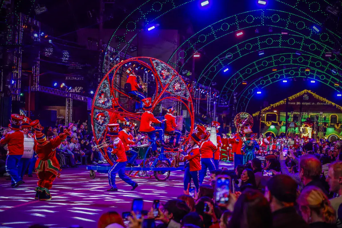 Grande Desfile de Natal, espetáculo do Natal Luz em Gramado